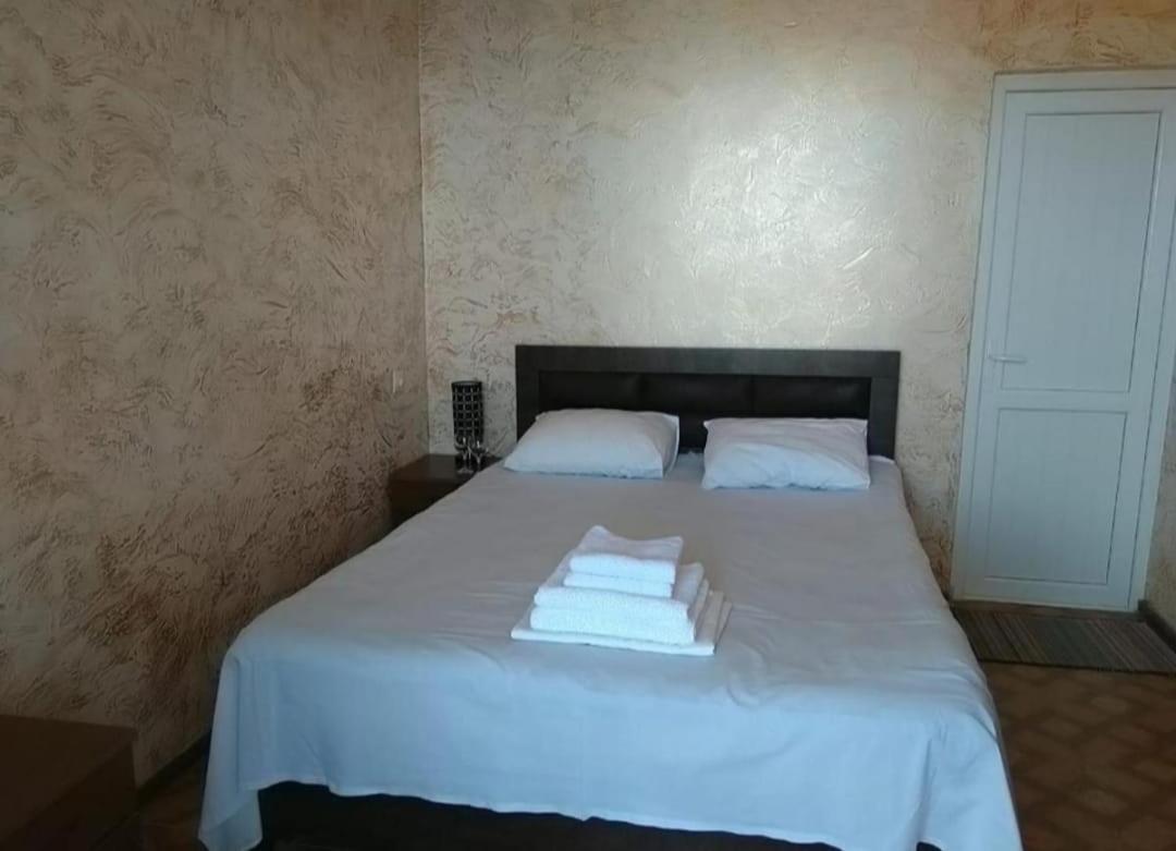 Geno Guest House 卡瓦拉提 客房 照片