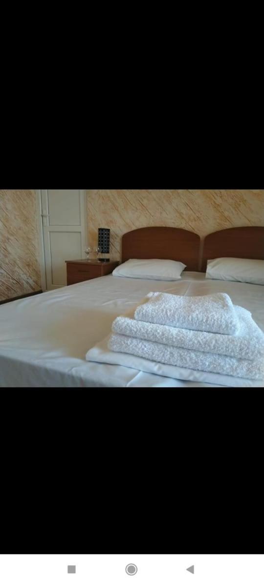 Geno Guest House 卡瓦拉提 客房 照片