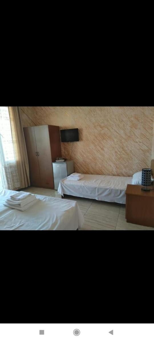 Geno Guest House 卡瓦拉提 客房 照片
